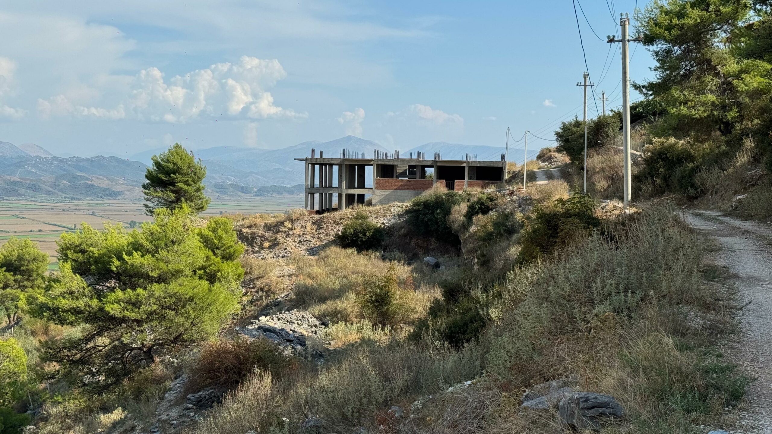 Jepet me qira godinë në Qafë Gjashtë, Sarandë