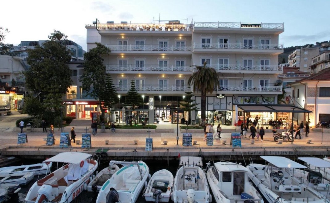 Hotel Porto Eda kërkon Recepsionist/e për Turnin I, II dhe 3-të. Punësim vjetor