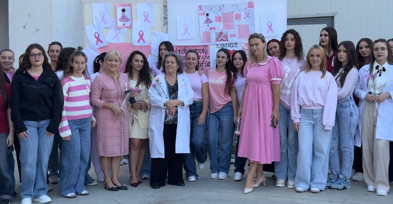 Shkolla “DEA 2001” aktivitet sensibilizues në kuadër të Tetorit Rozë &#8211; VIDEO
