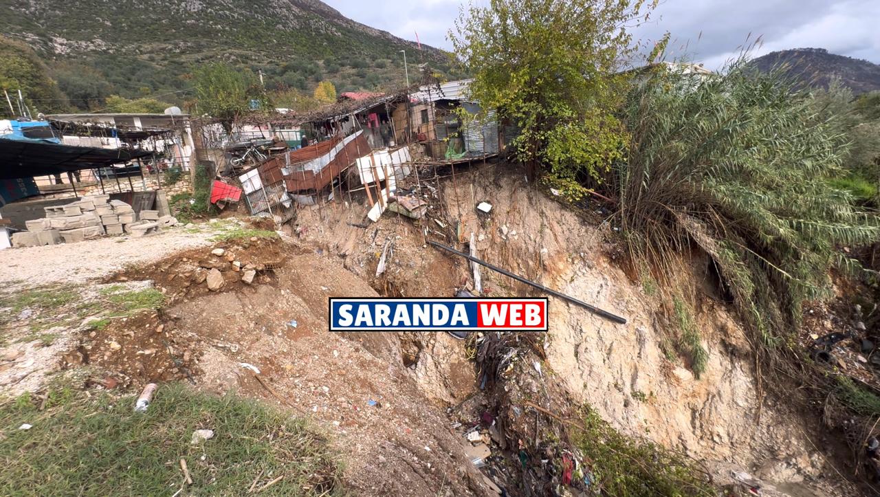 Përmbytjet në Delvinë rrezikojnë shembjen e banesave: Banorët kërkojnë ndërhyrje urgjente &#8211; VIDEO