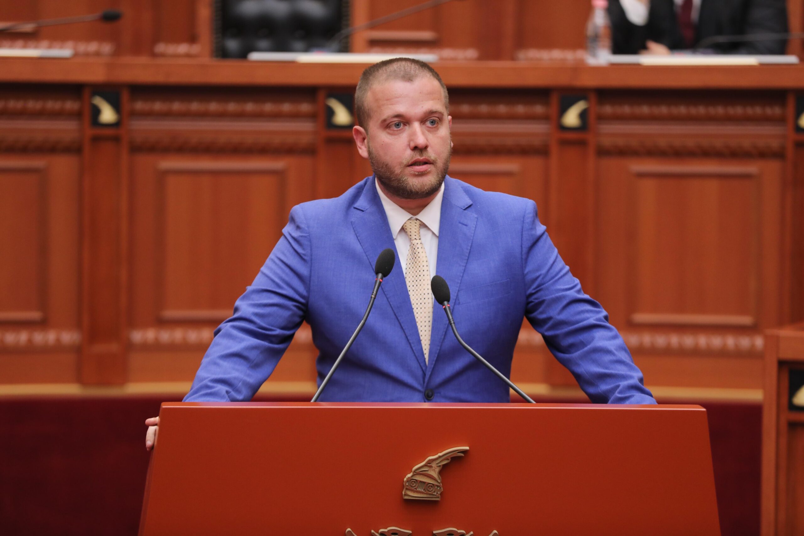 Ardit Bido në Kuvend: Bojkoti i PD në Ditën e Flamurit në Sarandë e Delvinë është turp