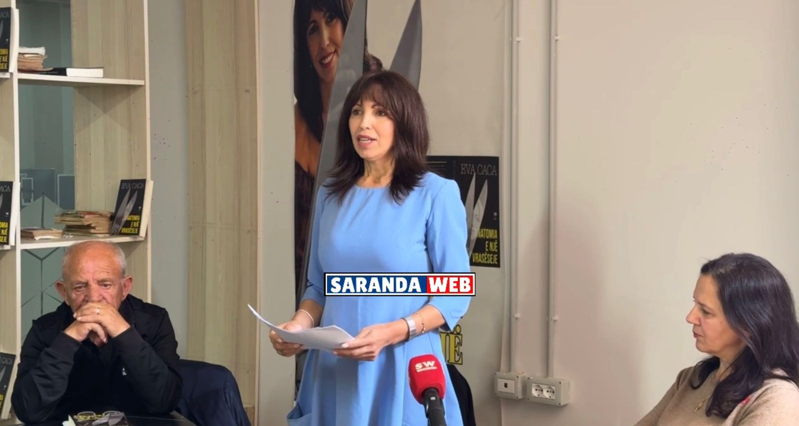 Eva Caca provonon në Sarandë librin “Anotomia e një vra’sëseje” – VIDEO