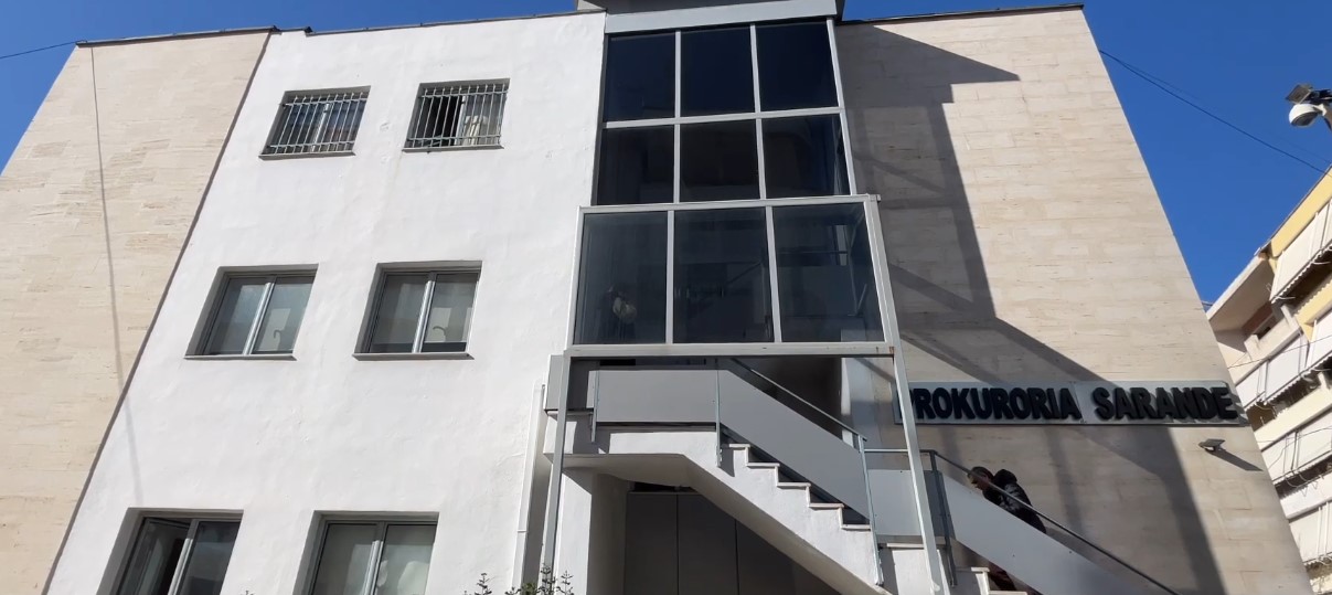 SPAK akuza 2 ish-prokurorëve të Sarandës: Morën 55,000 euro për një masë sigurimi