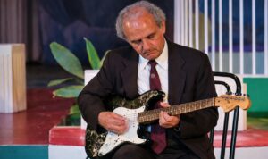 Adem Daci nderohet në Sarandë: Qendra Kulturore e Fëmijëve do të mbajë emrin e kitaristit legjendar