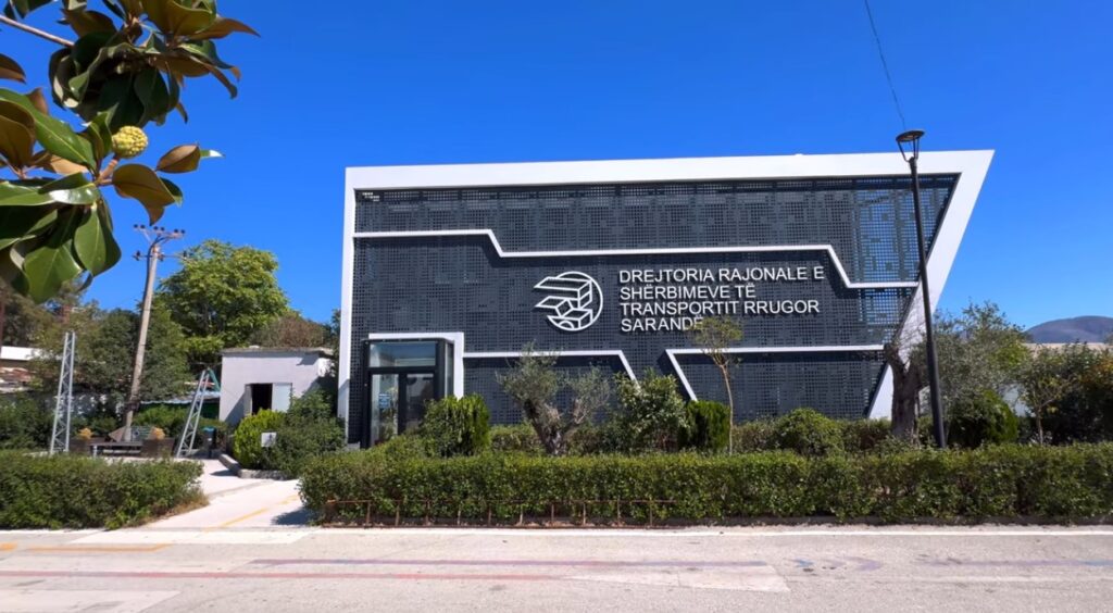 DPSHTRR njofton - Pagesa e taksës së automjeteve bëhet online nga telefoni ose kompjuteri