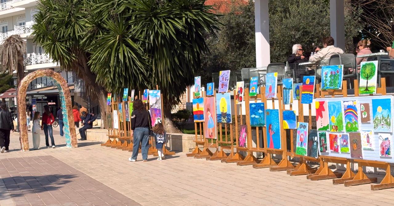 Dita e Verës në Sarandë, aktivitete për fëmijë dhe performanca artistike në shëtitore – VIDEO