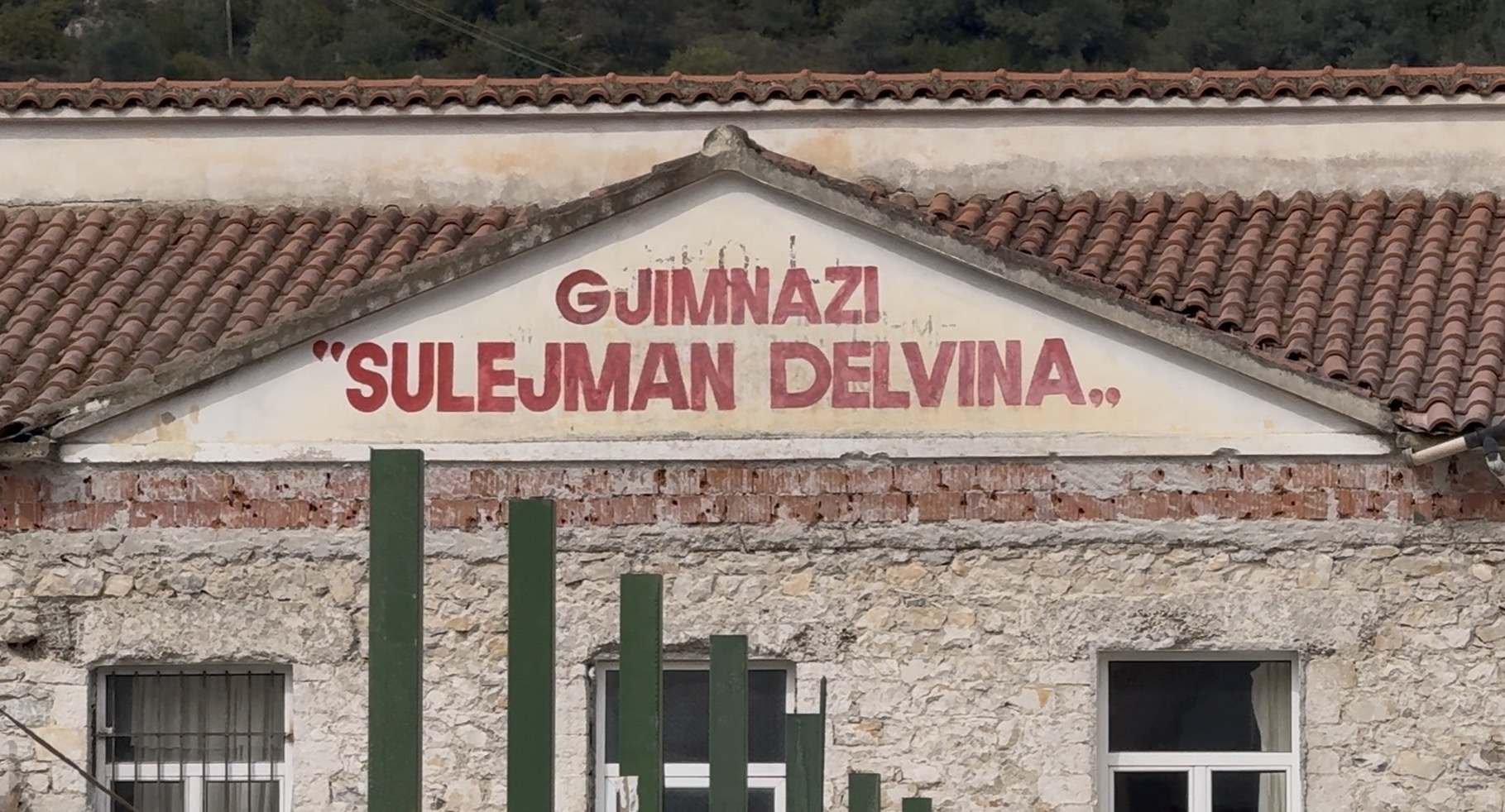 Sherri mes nxënësve në Delvinë përfundon me vendim ekstrem: përjashtohet nga shkolla gjimnazisti