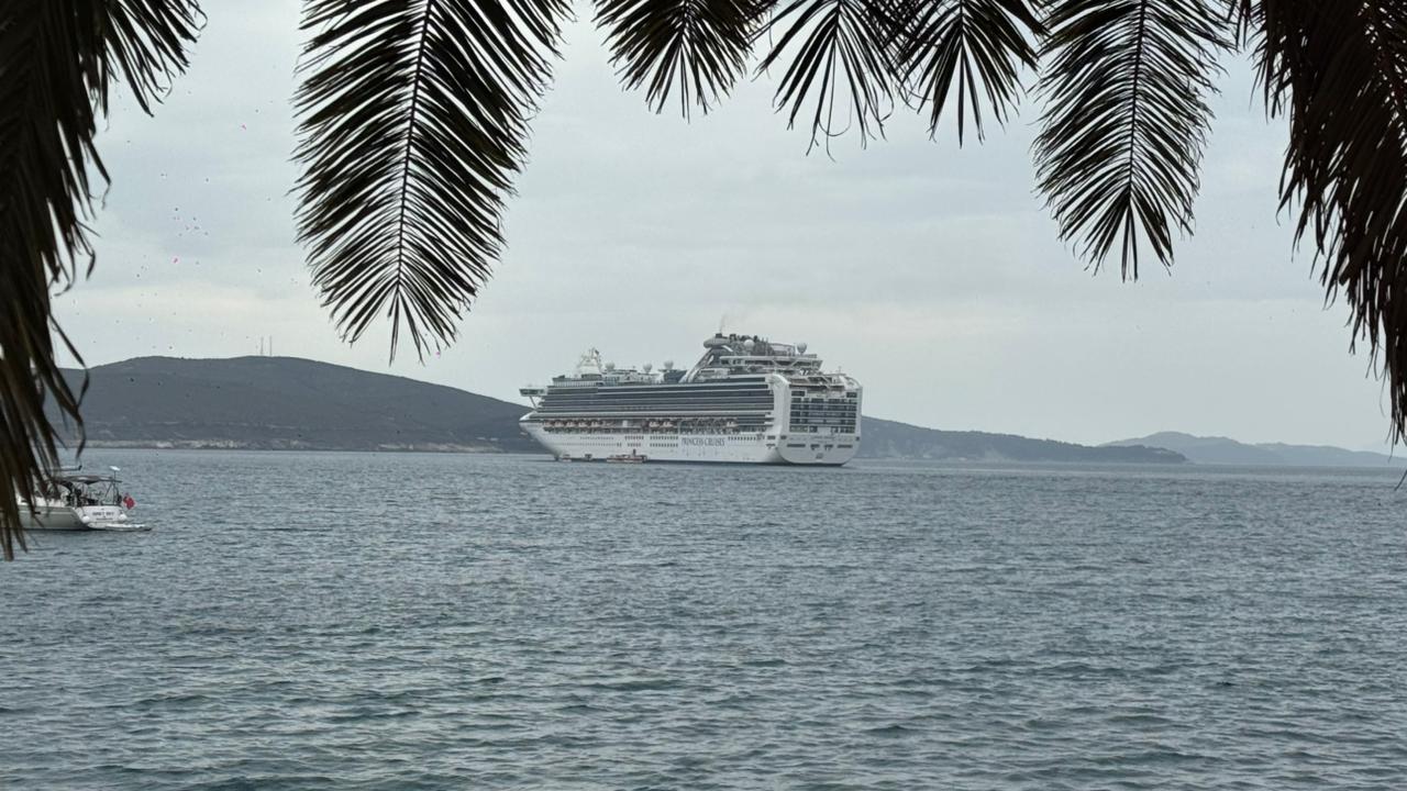 Nis sezoni i kroçerave në Sarandë: “Sapphire Princess” sjell rreth 2600 turistë