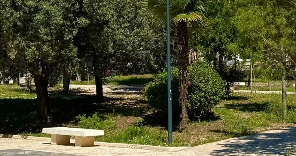 Jetonte në lulishtet e qytetit, një jetë e vetmuar mbyllet tragjikisht në Sarandë