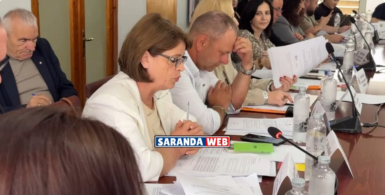 Dafina Allkushi: “Rrugët në Gjashtë në gjendje katastrofike” – Bashkia premton përfundimin në Maj