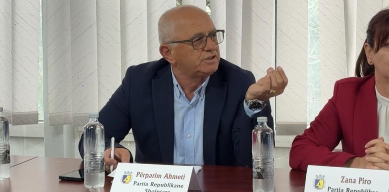 Përparim Ahmeti: Ndihma ekonomike në Sarandë sa bakshishi i zyrtarëve në dreka e darka