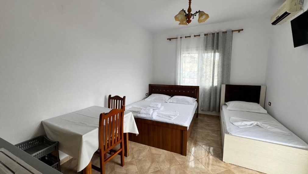 Jepen me qira garsoniere në Manastir, ideale për punonjës sezonalë