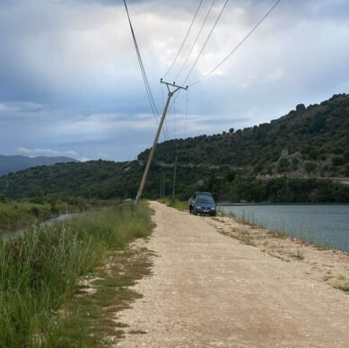 Alarm në Butrint/ Shtylla e tensionit të lartë në Kanalin e Vivarit rrezikon shembjen.