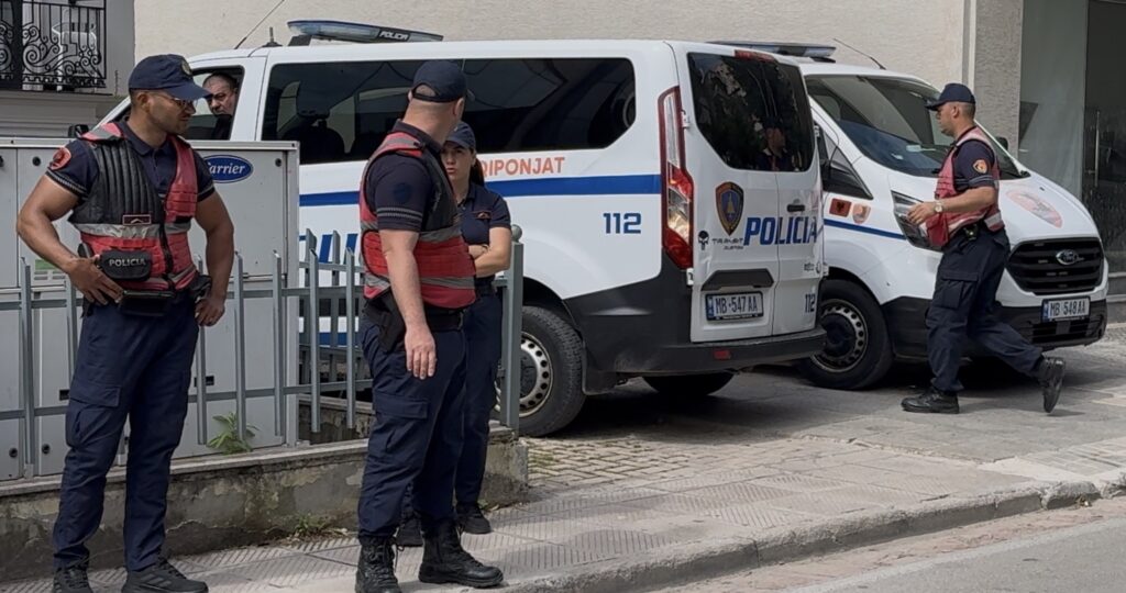 Pas 7 orësh seancë, Gjykata jep vendimin për 4 drejtuesit e Policisë Sarandë