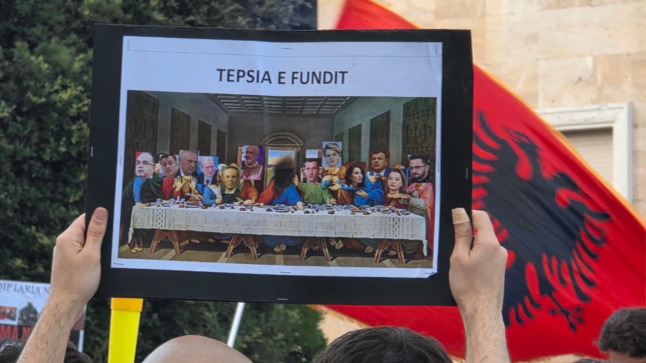 Dita e 15-të, protestuesit ultimatum SPAK: Veproni, përndryshe do t’ju rrethojmë dhe detyrojmë ne