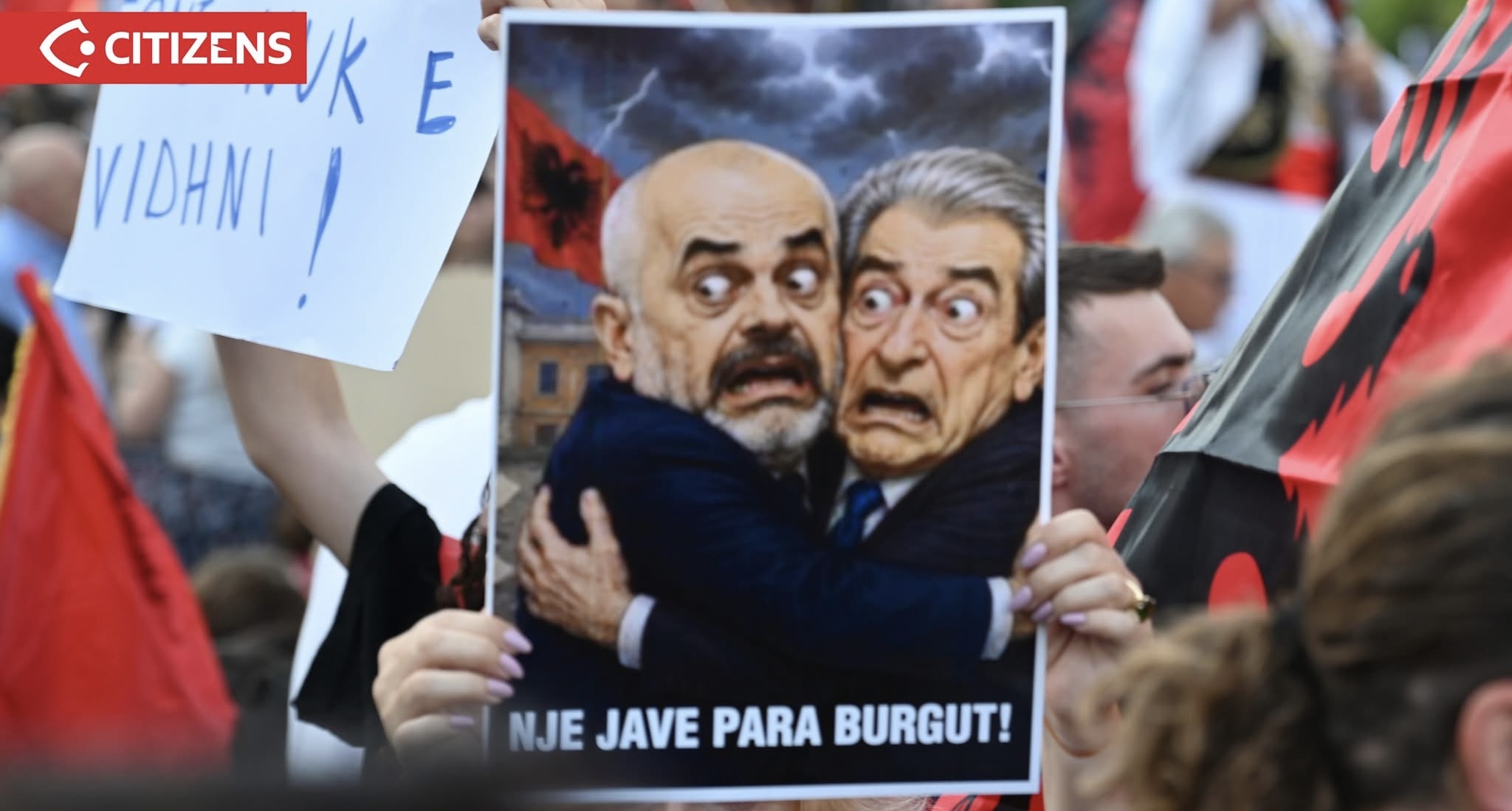 Protestuesit shpalosin 5 kërkesat e panegociueshme: Dorëheqja e qeverisë dhe shfuqizimi i disa ligjeve