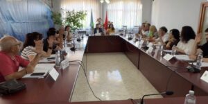 Këshilli Bashkiak Sarandë miraton çmimet për çadrat në plazhe, në Ksamil deri në 4 mijë lekë