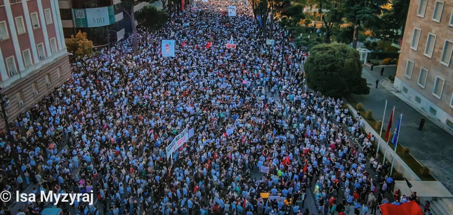 Protestuesit ultimatum 24 orë qeverisë: Të anulohet projekti, paralajmërojnë rikthim në shesh nesër në orën 18:00