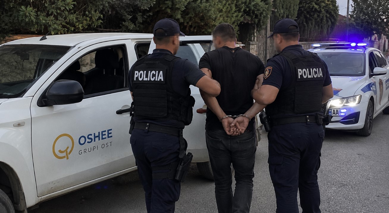 Dhunoi punonjësin e OSHEE-së dhe i mori automjetin e kompanisë, arrestohet nga Policia