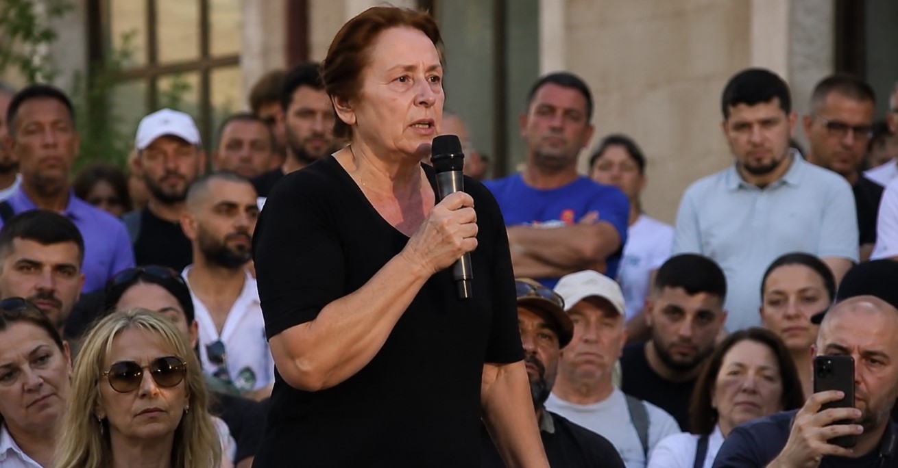 Qytetarja nga Saranda shpërthen në protestë: “Po më mohojnë të drejtën, të shporret kjo klasë politike”