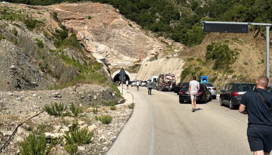 Sekuestrohen 4 pistoleta në tunelin e Skërficës, armët po transportoheshin drejt Sarandës