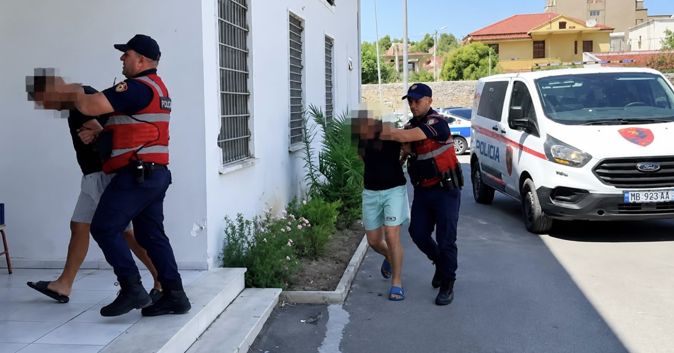 Tre të rinj vëzhgojnë për 2 ditë dhe marrin makinë me qira për të grabitur të moshuarin – VIDEO
