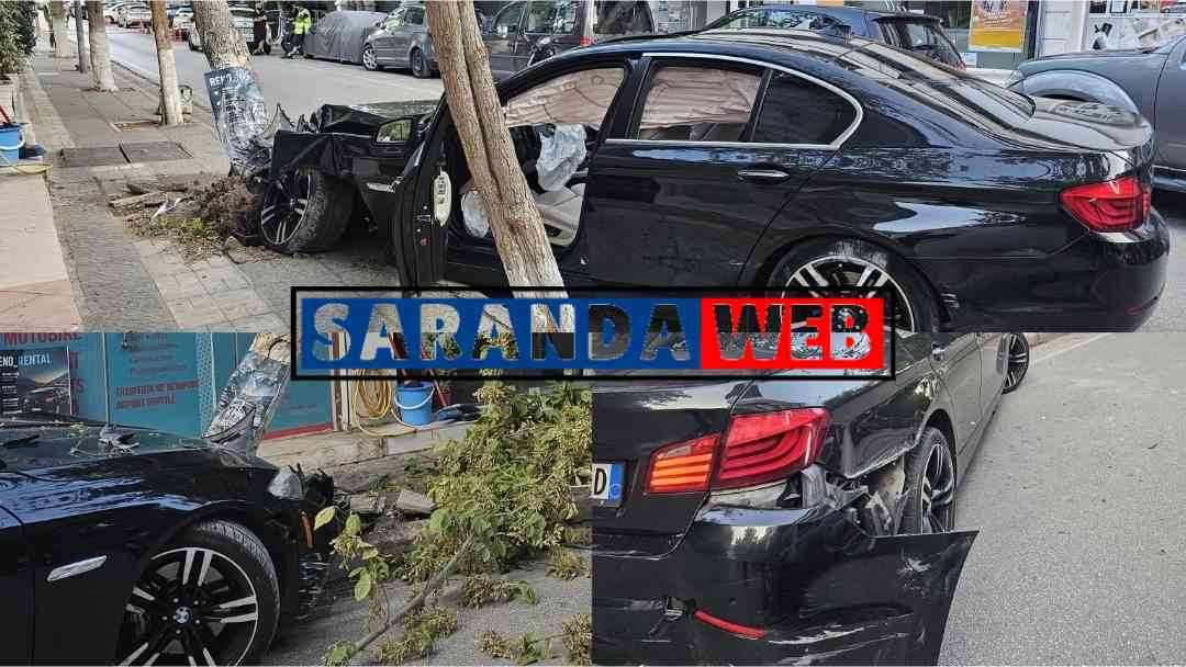 Aksident në Sarandë/ Automjeti humb kontrollin, përplaset me kazanët dhe ndalet nga dy pemë