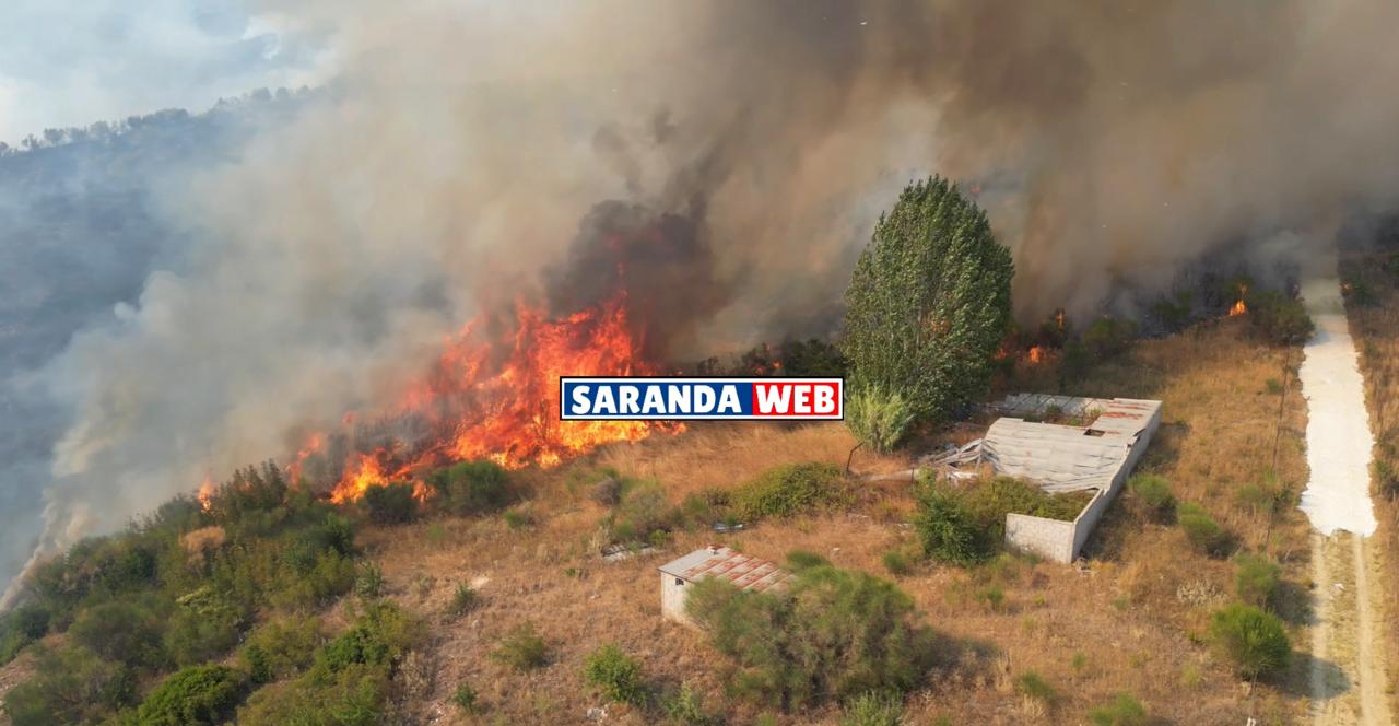 Zjarri në Kostar dhe Mesopotam, flakët futen në fshat, ndërhyjnë tre helikopterë – VIDEO