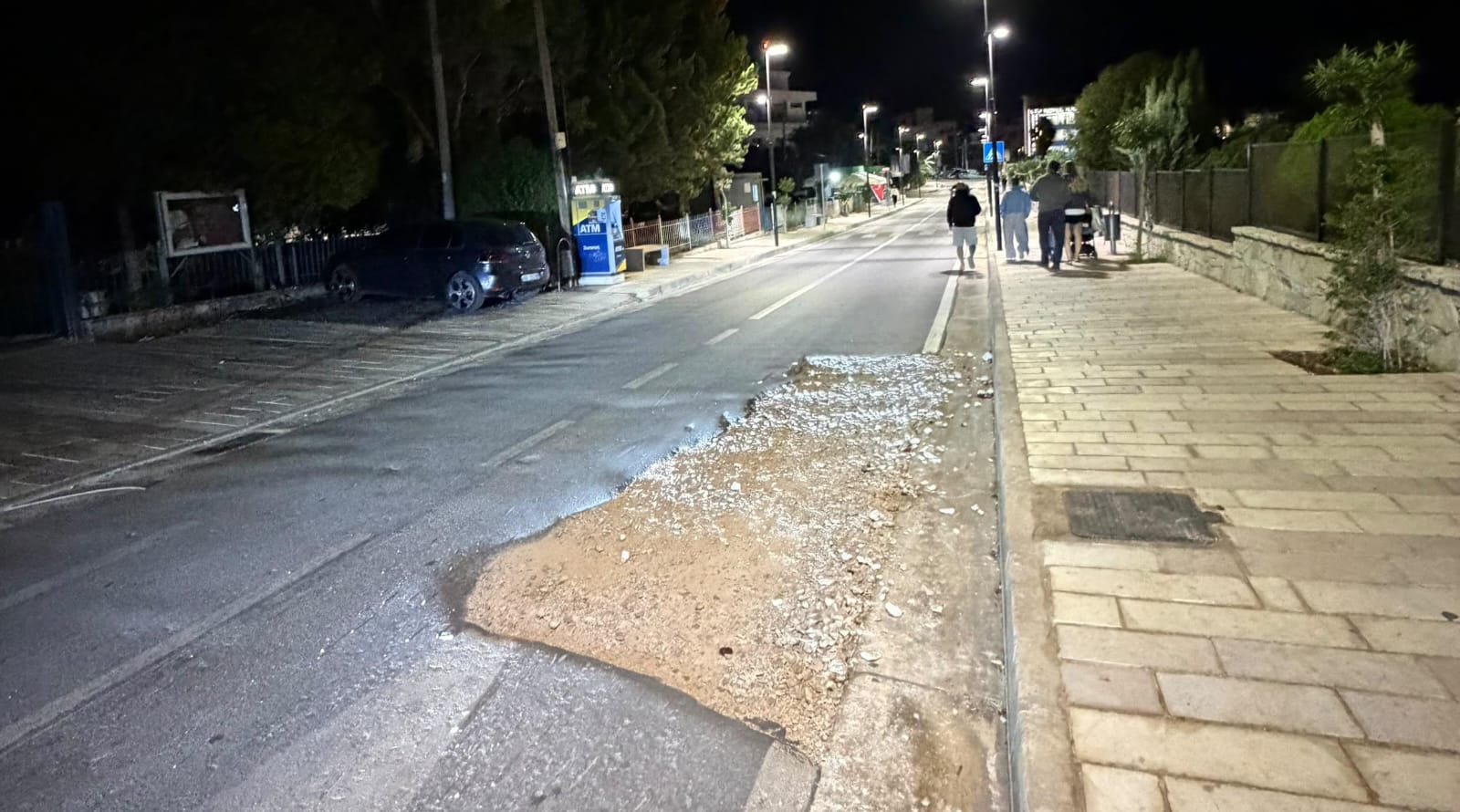 Banorët e Ksamilit denoncojnë rrugën e dëmtuar: “Prej korrikut është lënë pa u rregulluar”
