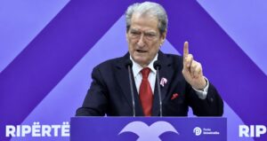 Berisha: Rama duhet të japë dorëheqjen, të mos ndjekë shembullin e diktatorëve