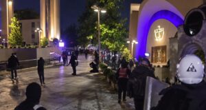 Policia dhunon protestuesit në oborrin e Katedrales, Kisha reagon: Respektoni vendet e shenjta