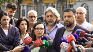 Policia nën akuza për dhunë terrorizuese, avokatët kërkojnë hetim të plotë për zinxhirin komandues