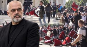 Protestuesit kërkojnë largimin e Ramës, Rama kërkon dorëheqjet e drejtorëve