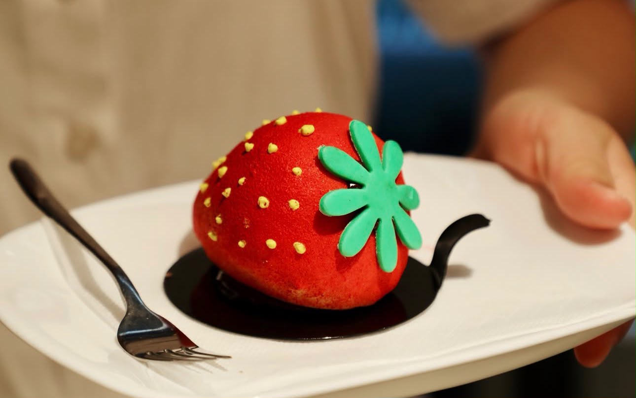 Pamje ilustruese e një pasticerie elegante